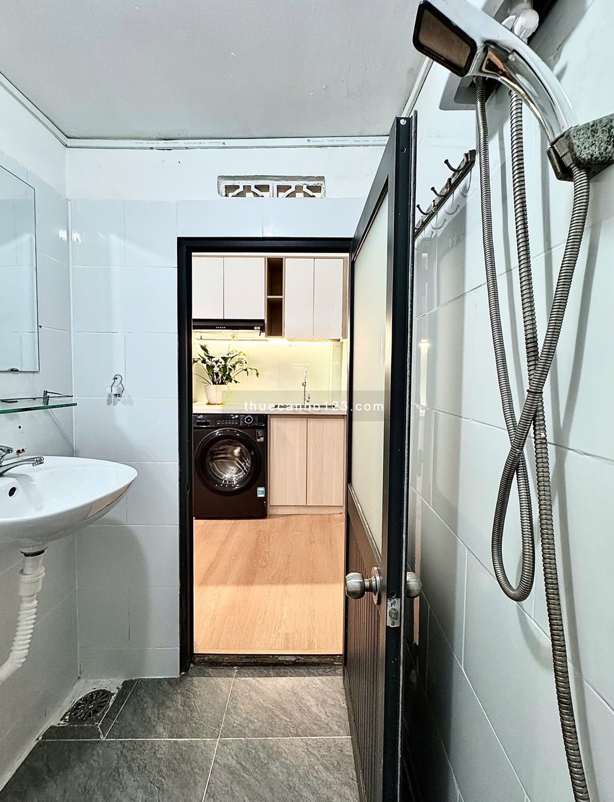 Căn hộ dạng Duplex cao 1,8m tách bếp, full nội thất, máy giặt riêng, sofa, gần Landmark, Ngô Tất Tố