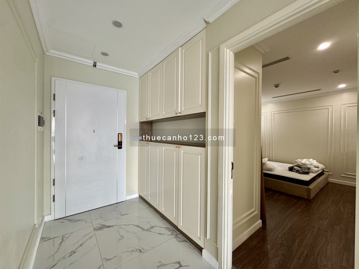 Cho thuê căn hộ CC Sunshine City - Ciputra 22 triệu, 99m2, 3PN, 2WC, 2 Logia