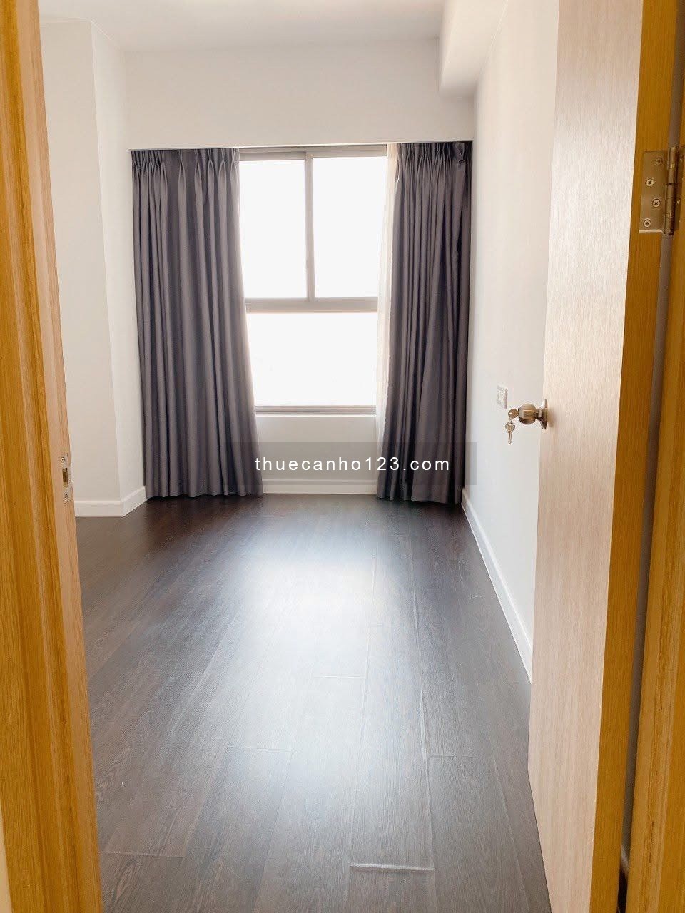 Cho thuê Oriental Plaza Đường Âu Cơ-Quận Tân Phú 110m2,3PN,3WC,Nhà trống nội thất cơ bản, dọn ở liền