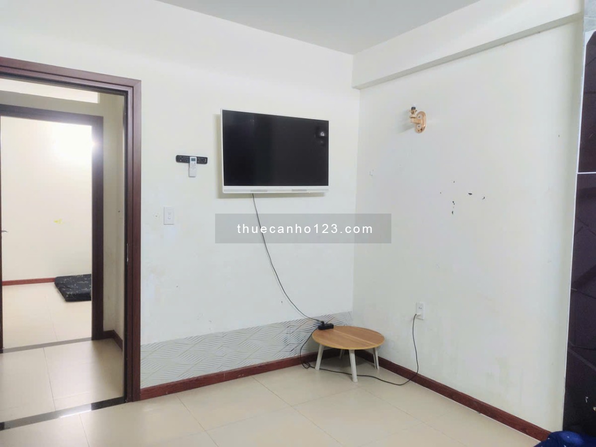 Cho thuê căn 2PN 1WC, 52m2, dự án CC Iris Tower Bình Hòa