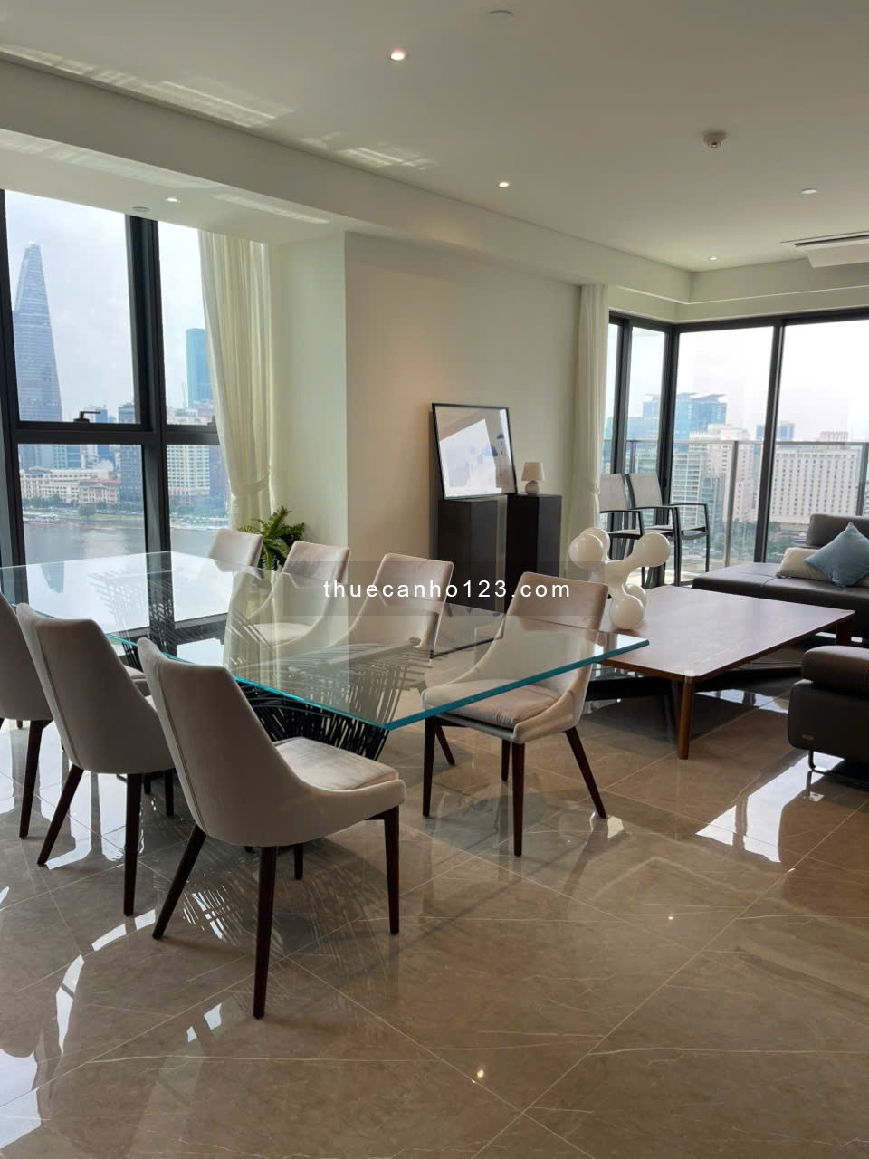 Cho thuê căn hộ Opera Residences – Trực diện view Cầu Ba Son.