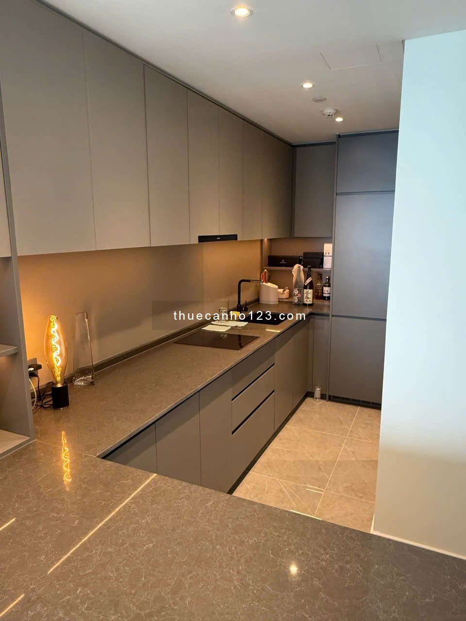 Cho thuê căn hộ Opera Residences – Trực diện view Cầu Ba Son.