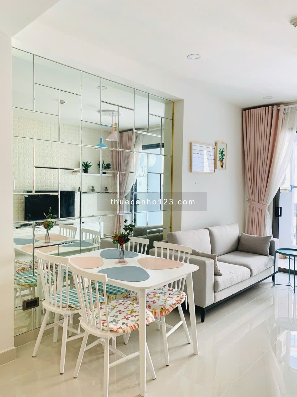 Cho Thuê 2 Phòng ngủ Đẹp Sài Gòn Royal Quận 4