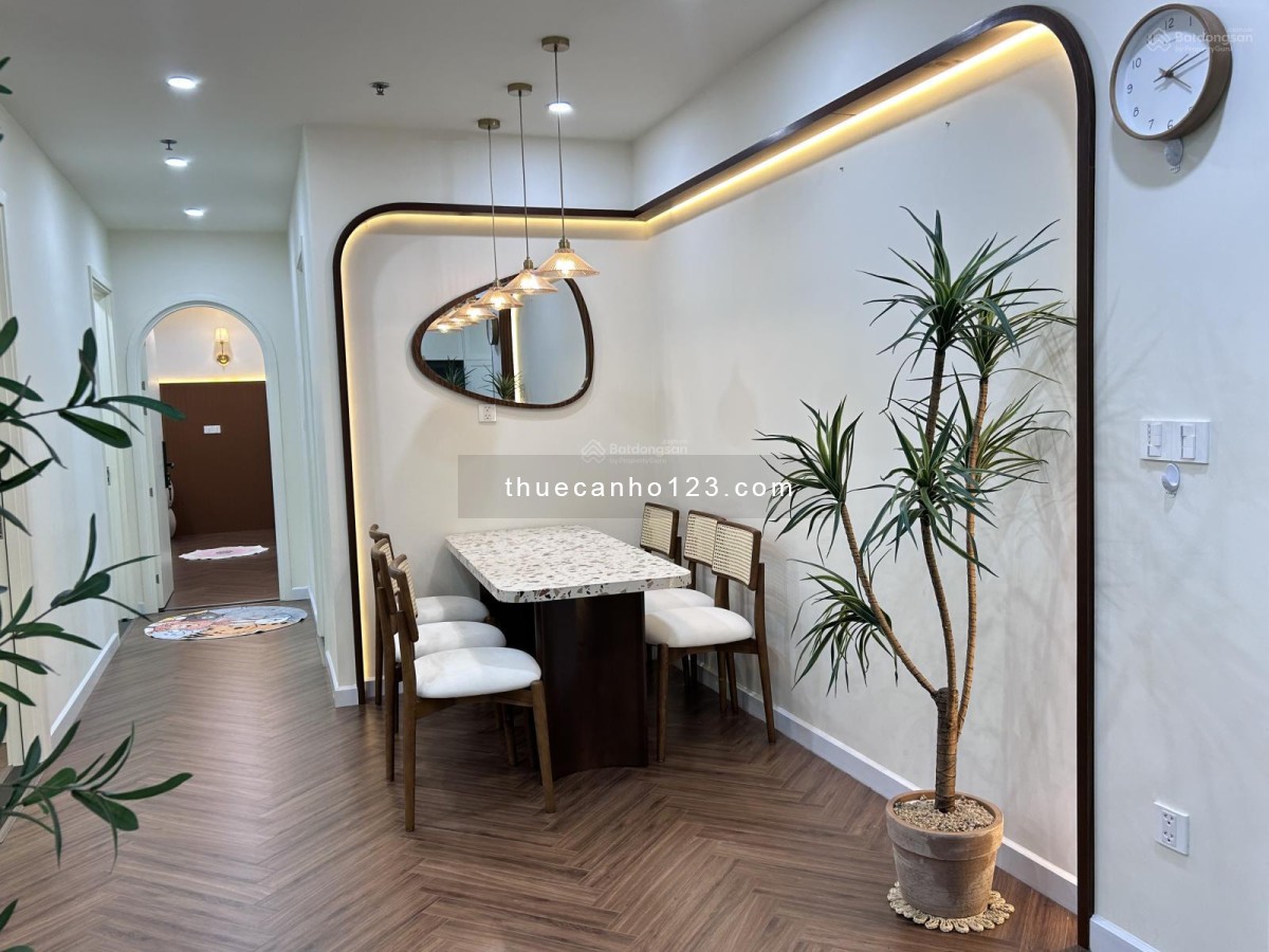 Chính chủ cần cho thuê nhanh căn hộ 3PN Vinhomes Central Park.