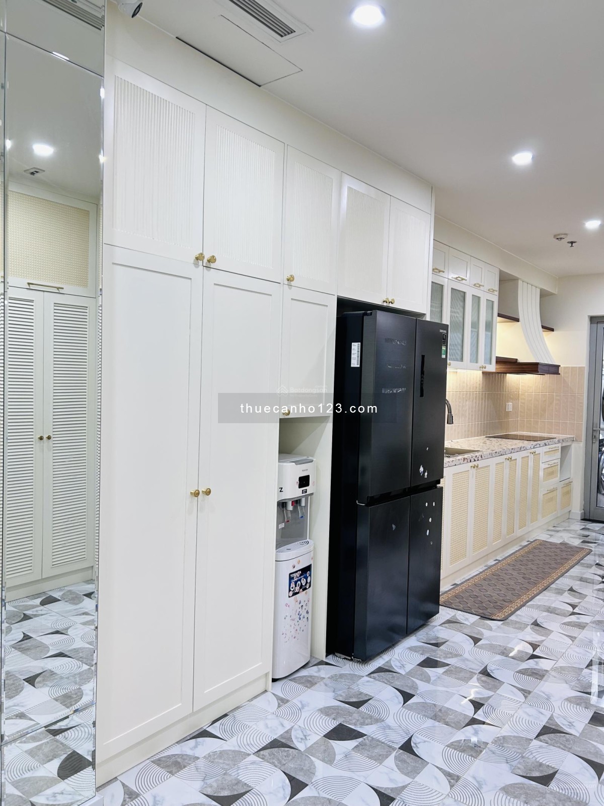 Chính chủ cần cho thuê nhanh căn hộ 3PN Vinhomes Central Park.