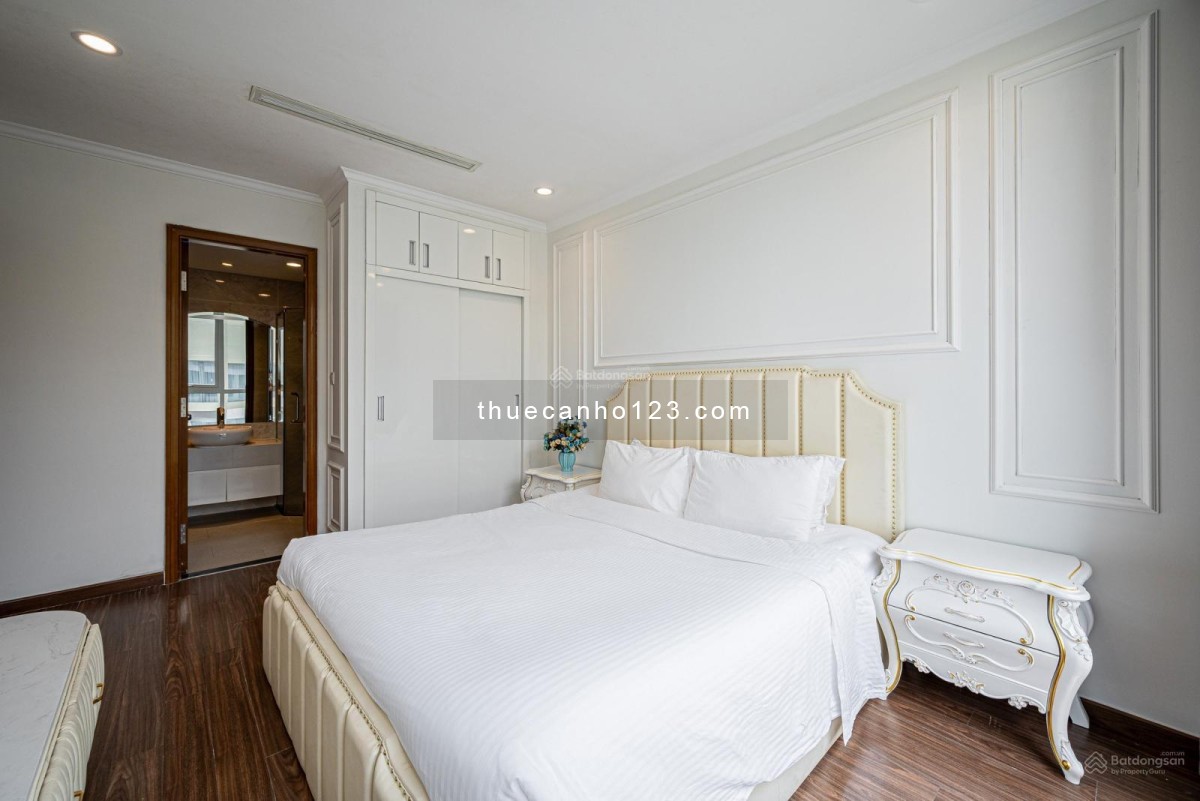 Căn hộ Vinhomes Central Park cho thuê có 2PN, 2WC, với diện tích 79.1m²