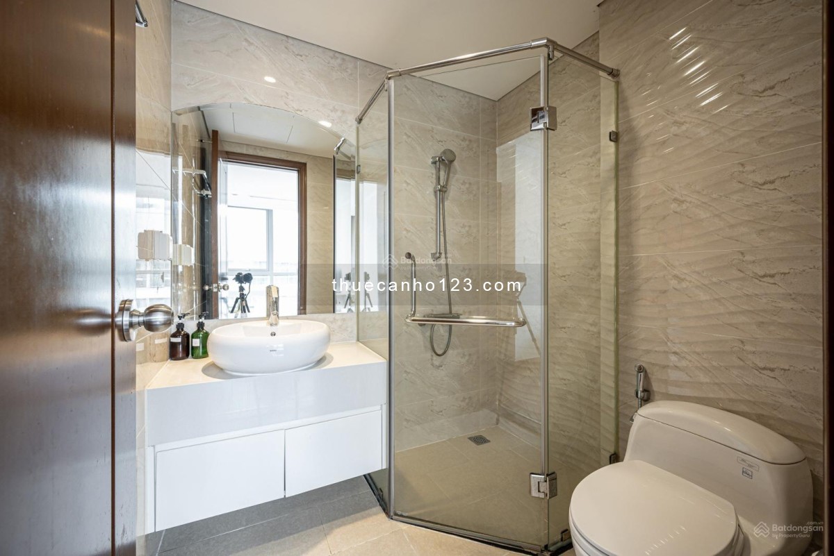 Căn hộ Vinhomes Central Park cho thuê có 2PN, 2WC, với diện tích 79.1m²