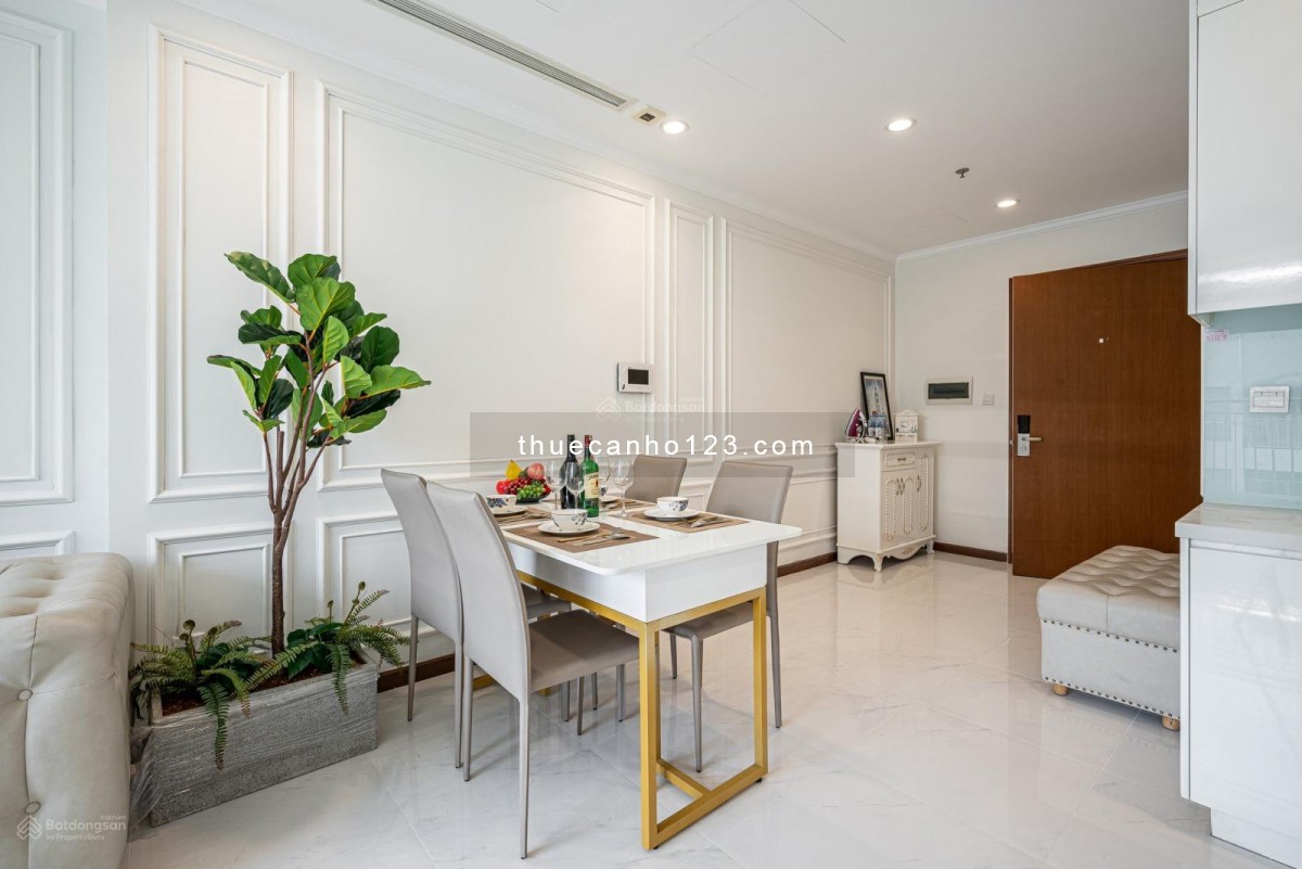 Căn hộ Vinhomes Central Park cho thuê có 2PN, 2WC, với diện tích 79.1m²