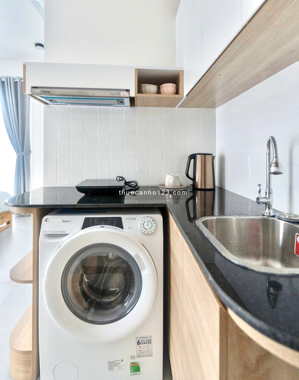 Cho thuê căn hộ studio full nội thất, có 2 ban công – Gần công viên Hoàng Văn Thụ, phố Phan Xích Lon