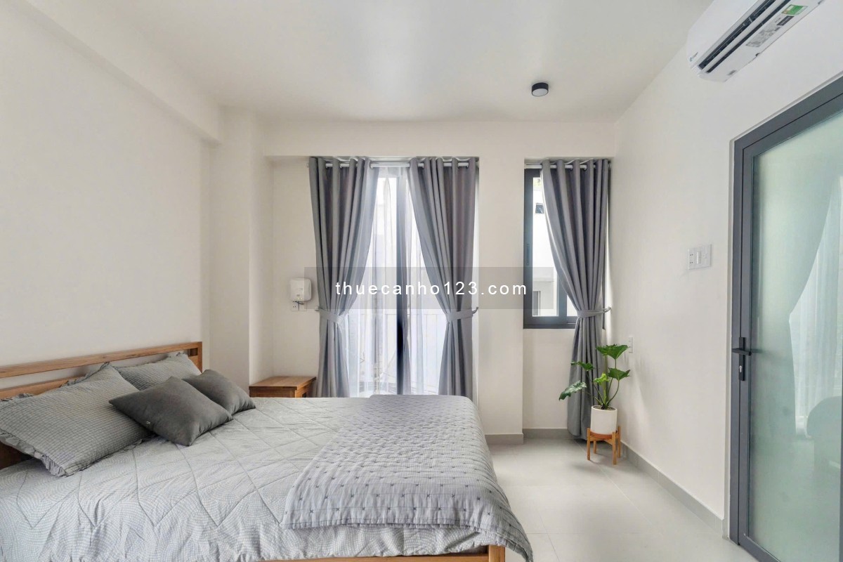 Cho thuê căn hộ studio full nội thất, có 2 ban công – Gần công viên Hoàng Văn Thụ, phố Phan Xích Lon
