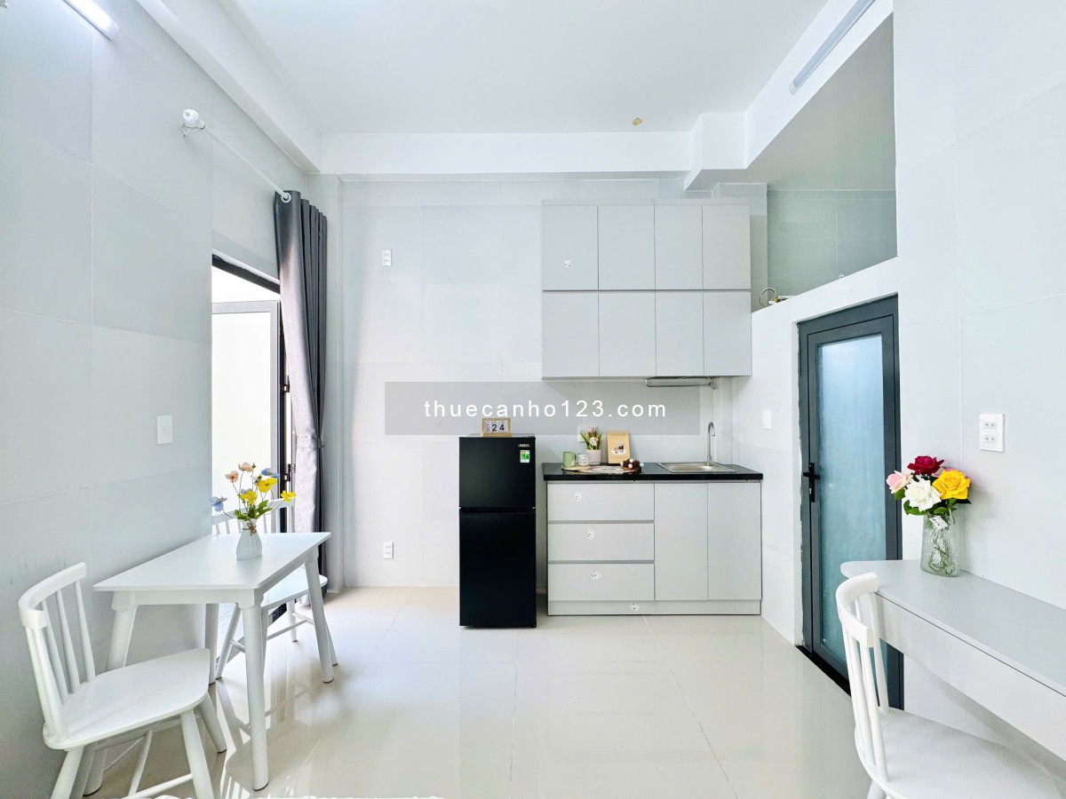 Căn hộ full nội thất, có ban công rộng ở Trịnh Đình Trọng – Tân Phú, gần Đại học Văn Hiến