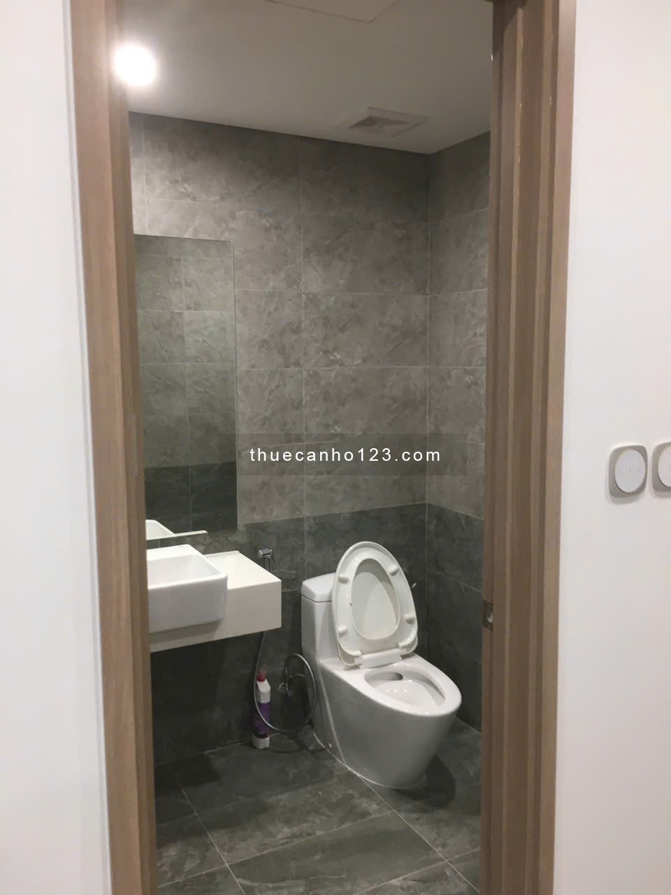 CHO THUÊ CĂN HỘ P3 PAVILION – TÒA CAO CẤP, GIÁ CHỈ 7 TRIỆU/THÁNG