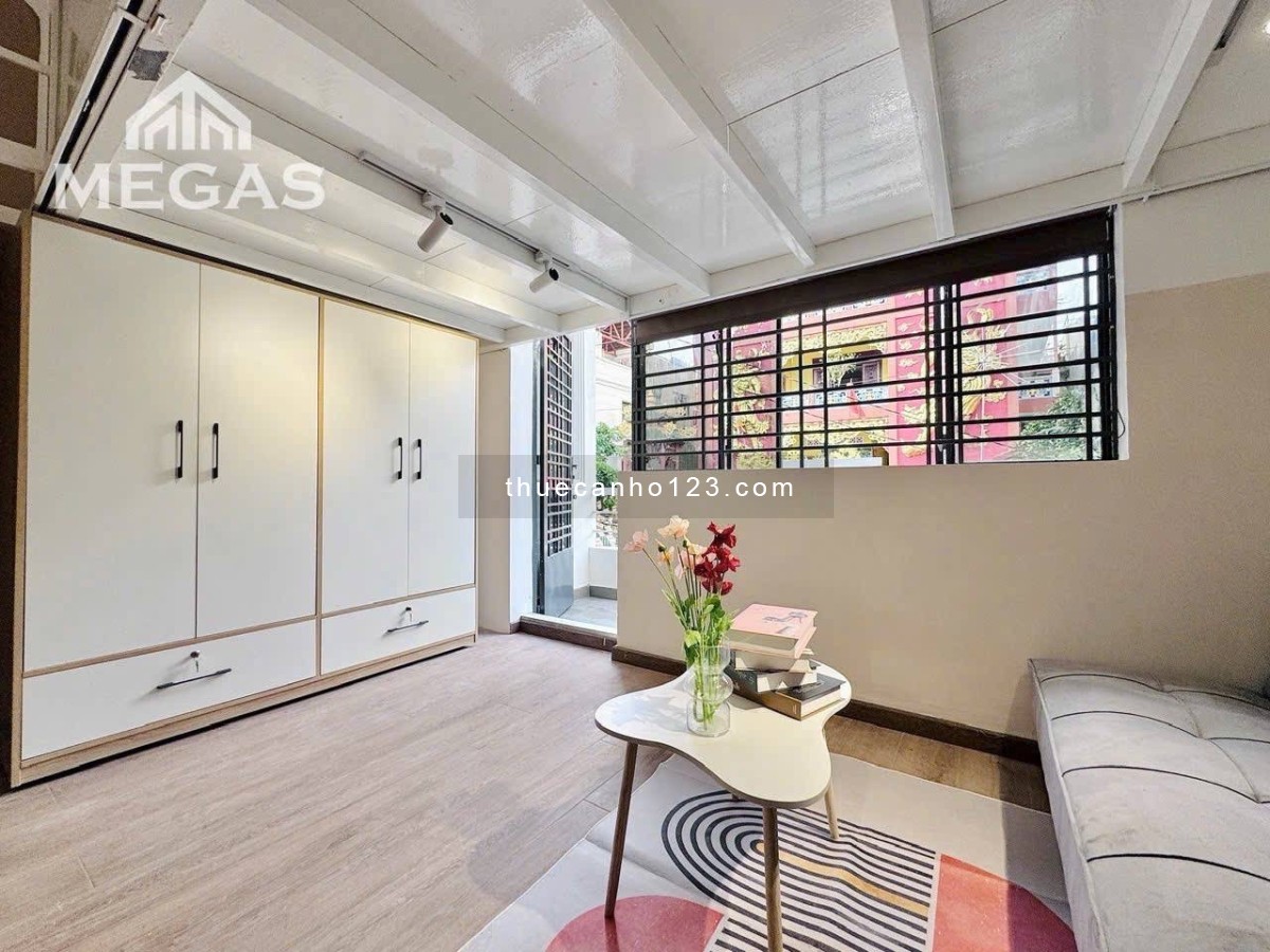 Căn hộ 2 chỗ ngủ mới 100% có ban công đón nắng ngay Chu Văn An - Gần Học Viện Cán Bộ - Giáp Quận 1,3