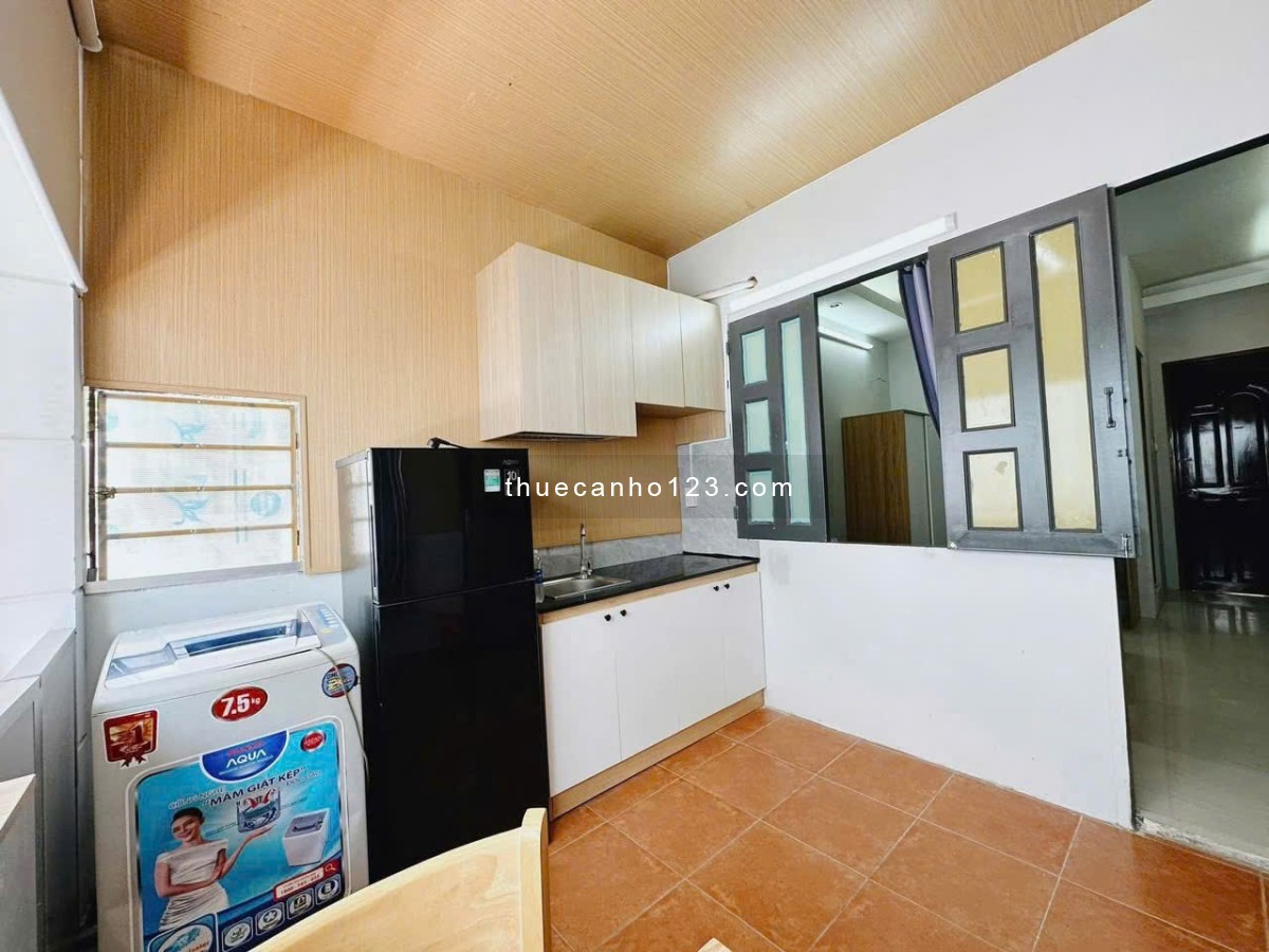 Lê Thị Riêng Q1 - Ban công tách bếp, gần chợ Bến Thành, công viên 23/9, phố đi bộ, công viên Tao Đàn