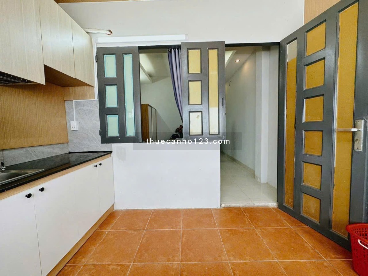 Lê Thị Riêng Q1 - Ban công tách bếp, gần chợ Bến Thành, công viên 23/9, phố đi bộ, công viên Tao Đàn