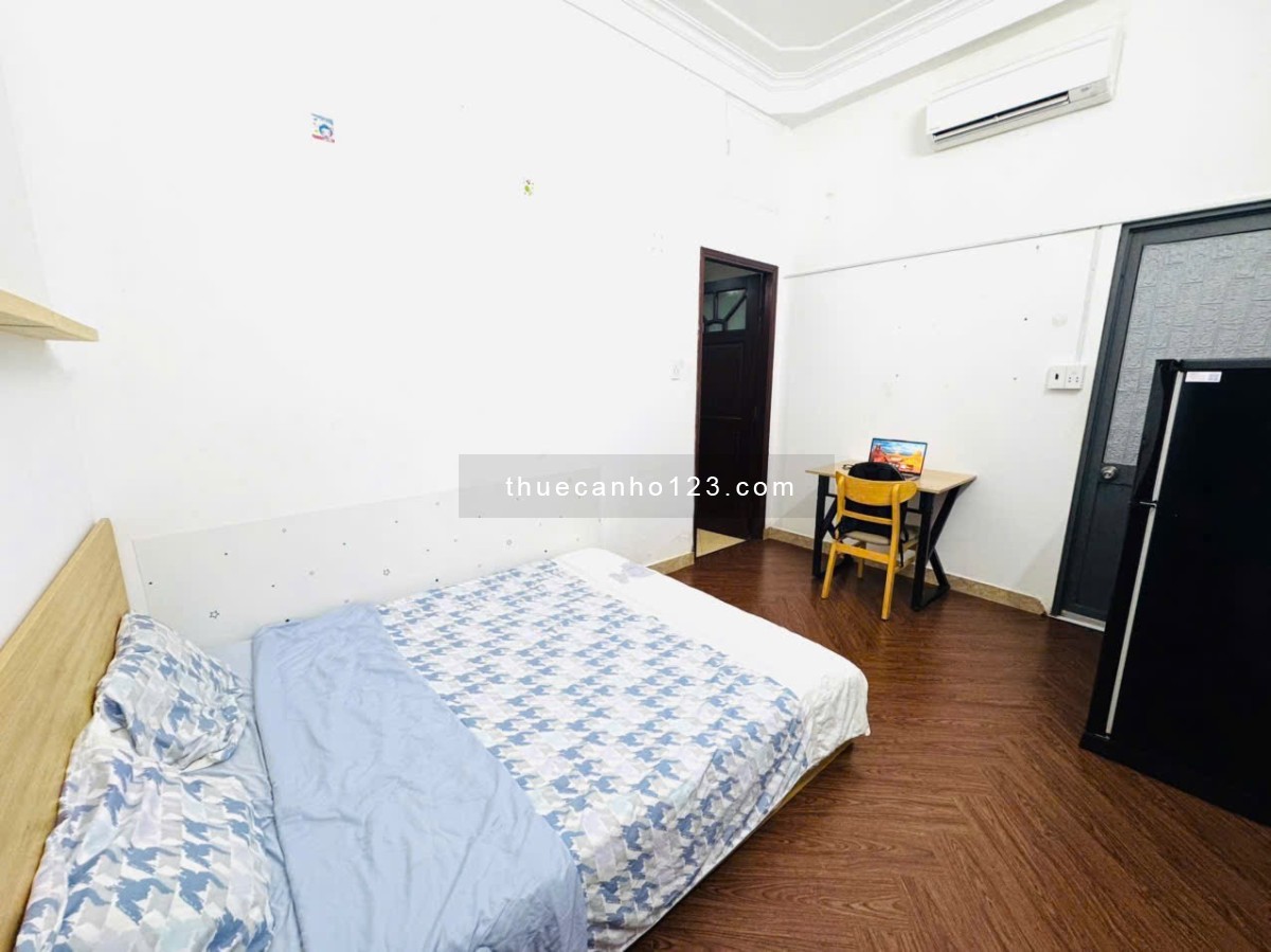 Cho thuê căn hộ Hậu Giang, phường 4, Tân Bình – 1 phòng ngủ, tách bếp, có ban công, full nội thất.