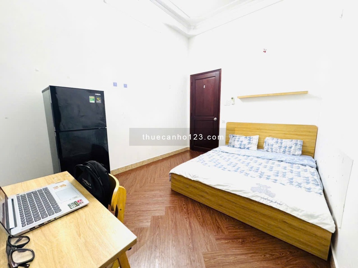 Cho thuê căn hộ Hậu Giang, phường 4, Tân Bình – 1 phòng ngủ, tách bếp, có ban công, full nội thất.