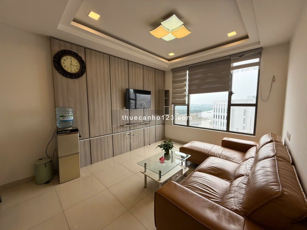THUÊ CĂN HỘ TRESOR 3PN2WC 98M2 BAN CÔNG VIEW THOÁNG TẦNG CAO SÁT BẾN VÂN ĐỒN QUẬN 4,Q1 LH 0775924600