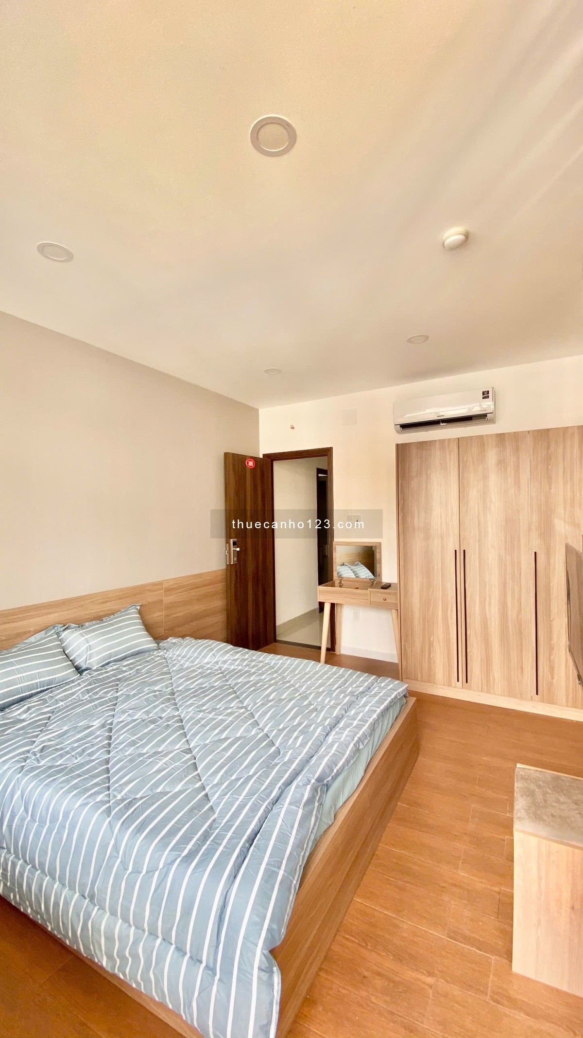 Căn hộ ban công, cửa sổ thoáng – Ngay Phan Xích Long, gần chợ Tân Định và Trần Quốc Toản, Quận 3