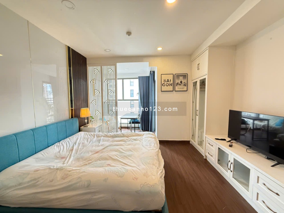 THUÊ NGAY SAIGON ROYAL 38M2 BAN CÔNG VIEW BITEXCO SÁT CẦU BASON QUẬN 4 -QUẬN 1 LH 0775924600