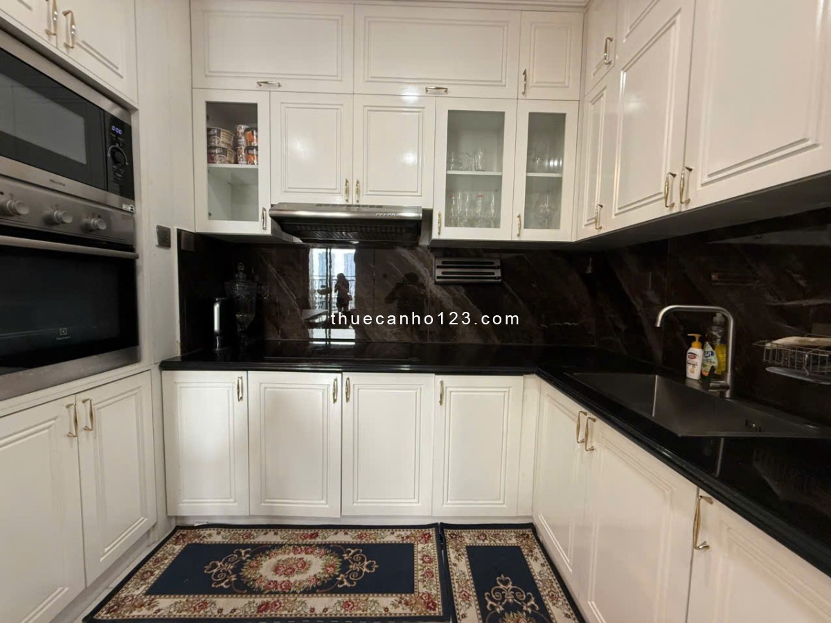 THUÊ NGAY SAIGON ROYAL 2PN-2WC BAN CÔNG VIEW SÔNG BITEXCO BẾN VÂN ĐỒN QUẬN 4 SÁT Q1 Q3LH 0775924600