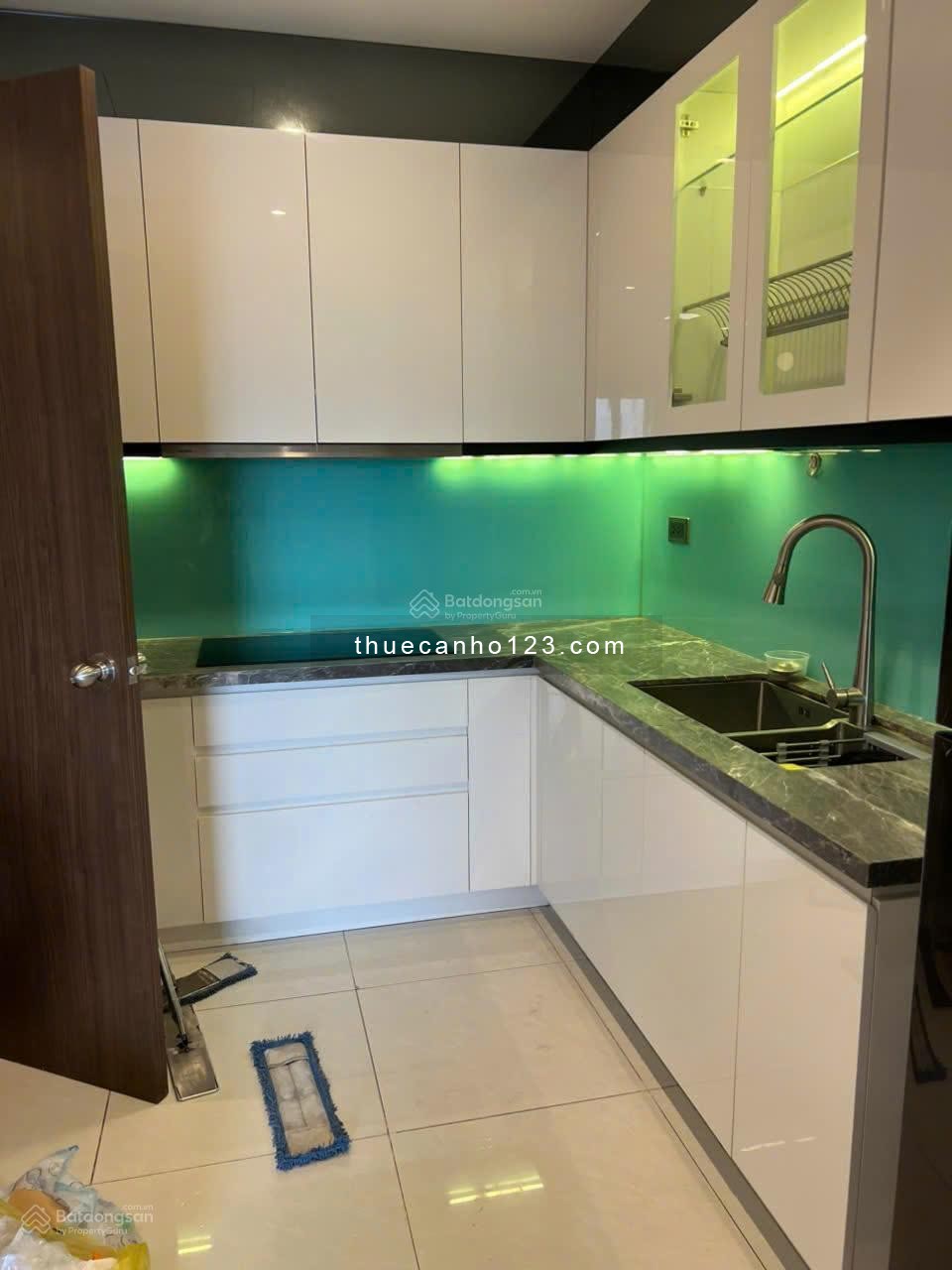 Cho thuê nhanh SaiGon Royal 86m², 2 phòng ngủ + 2WC, 25tr net/thang.