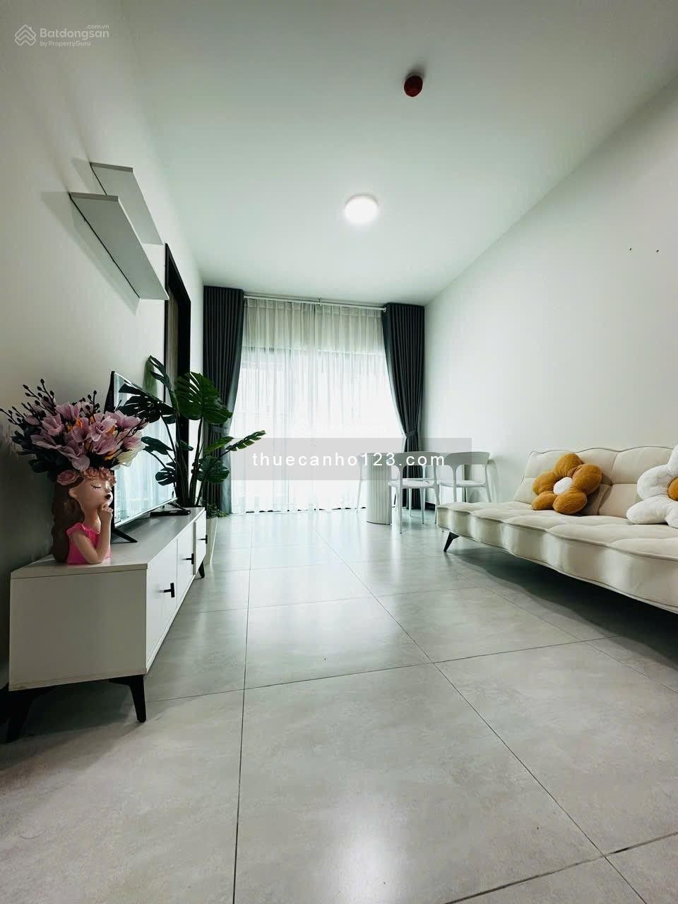 De La Sol cho thuê căn 75m² - 2PN 2WC, view đẹp, giá hấp dẫn
