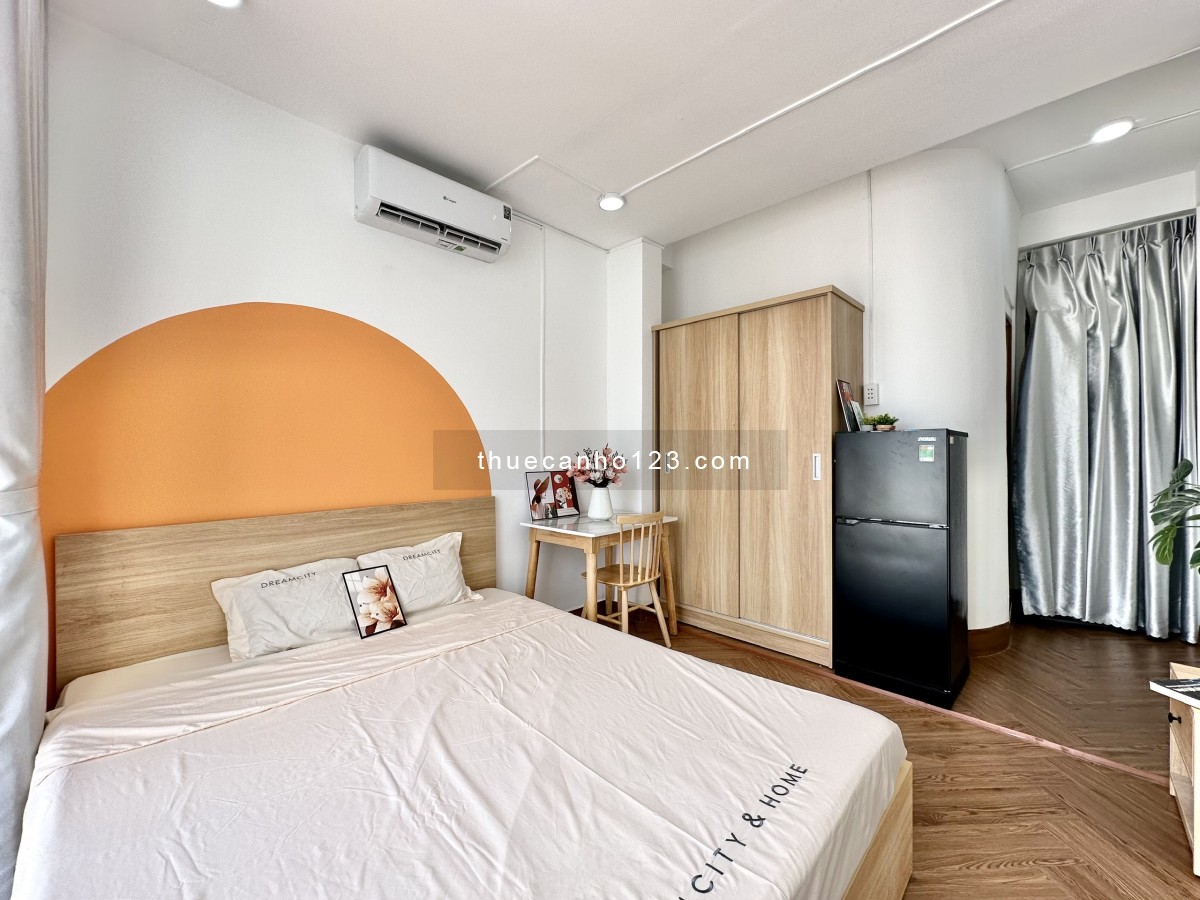 Studio - Ban Công - Phòng Giặt Riêng - Ở Liền