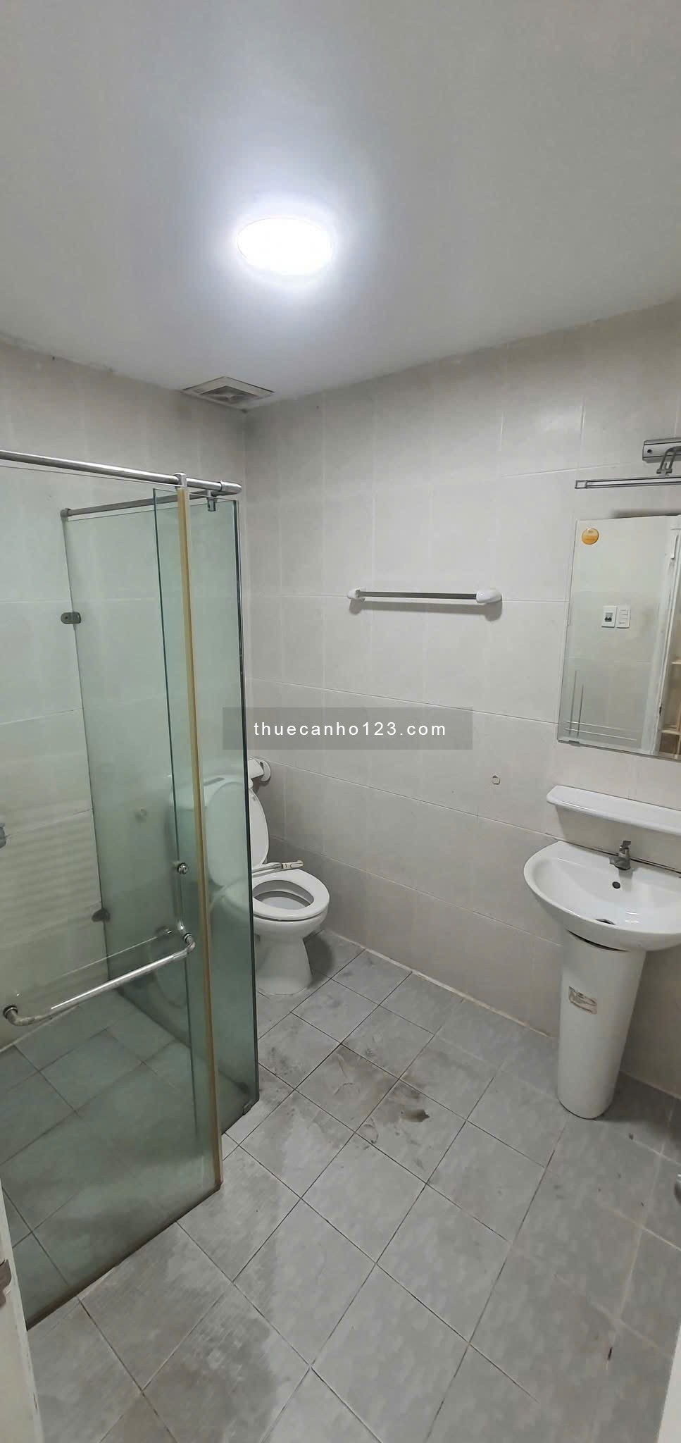 Căn hộ 110m2, 3p ngủ, 2wc, C/c Bàu Cát, Hồng Lac, p10, TB, 10tr/th