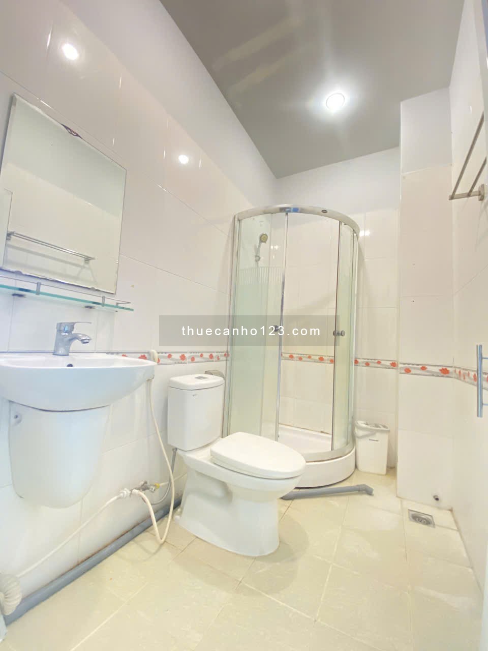 Studio ban công lớn Q1 - gần chợ Tân Định, công viên Lê Văn Tám, vòng xoay Điện Biên Phủ,....