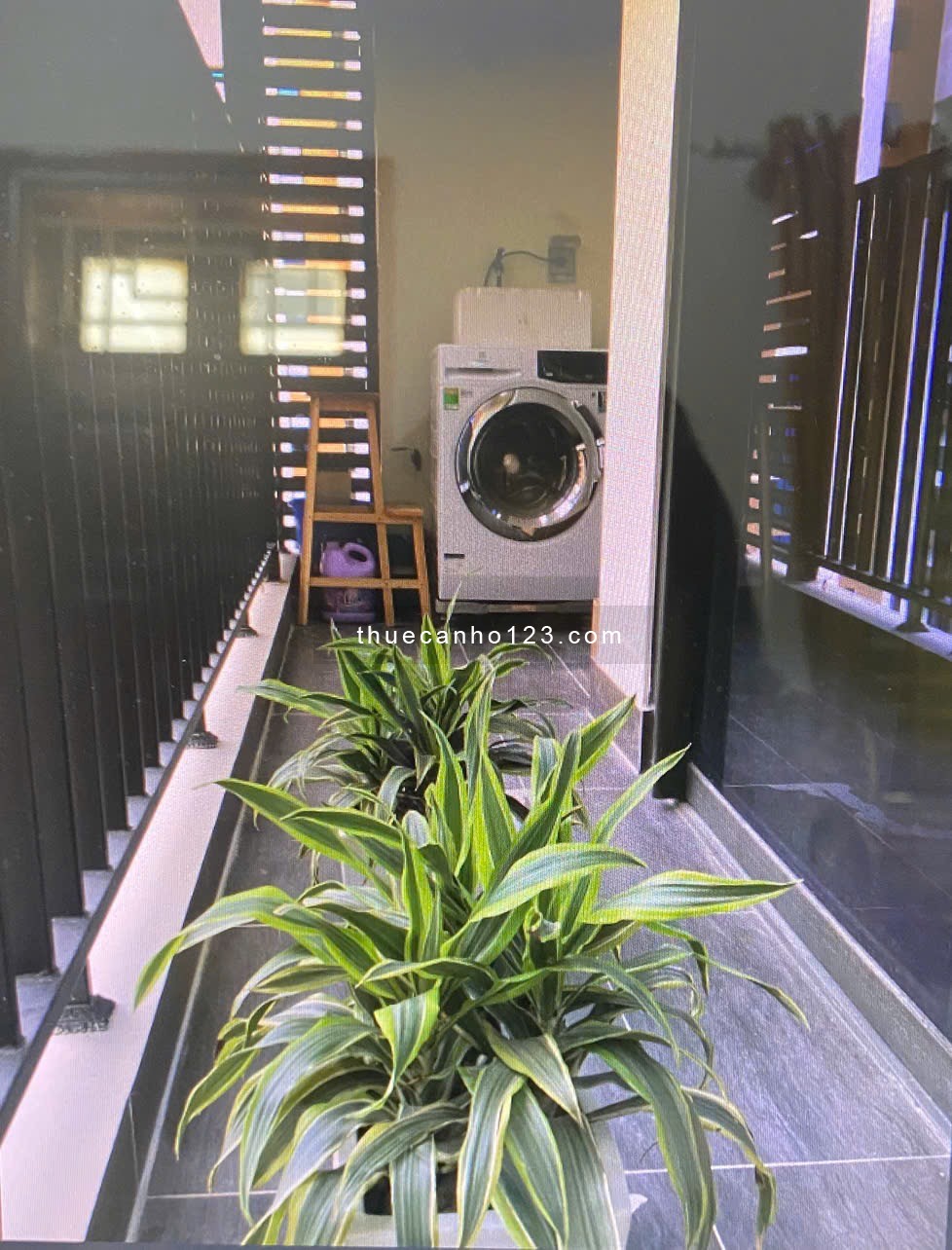 Cần cho thuê nhanh căn hộ cao cấp 2PN 83m2 tại 6th Element nhà cực mới, giá cực tốt