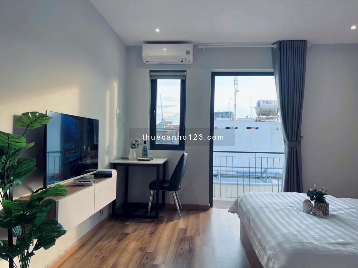 Căn hộ mini full nội thất Ban công lớn Tách bếp 40m2