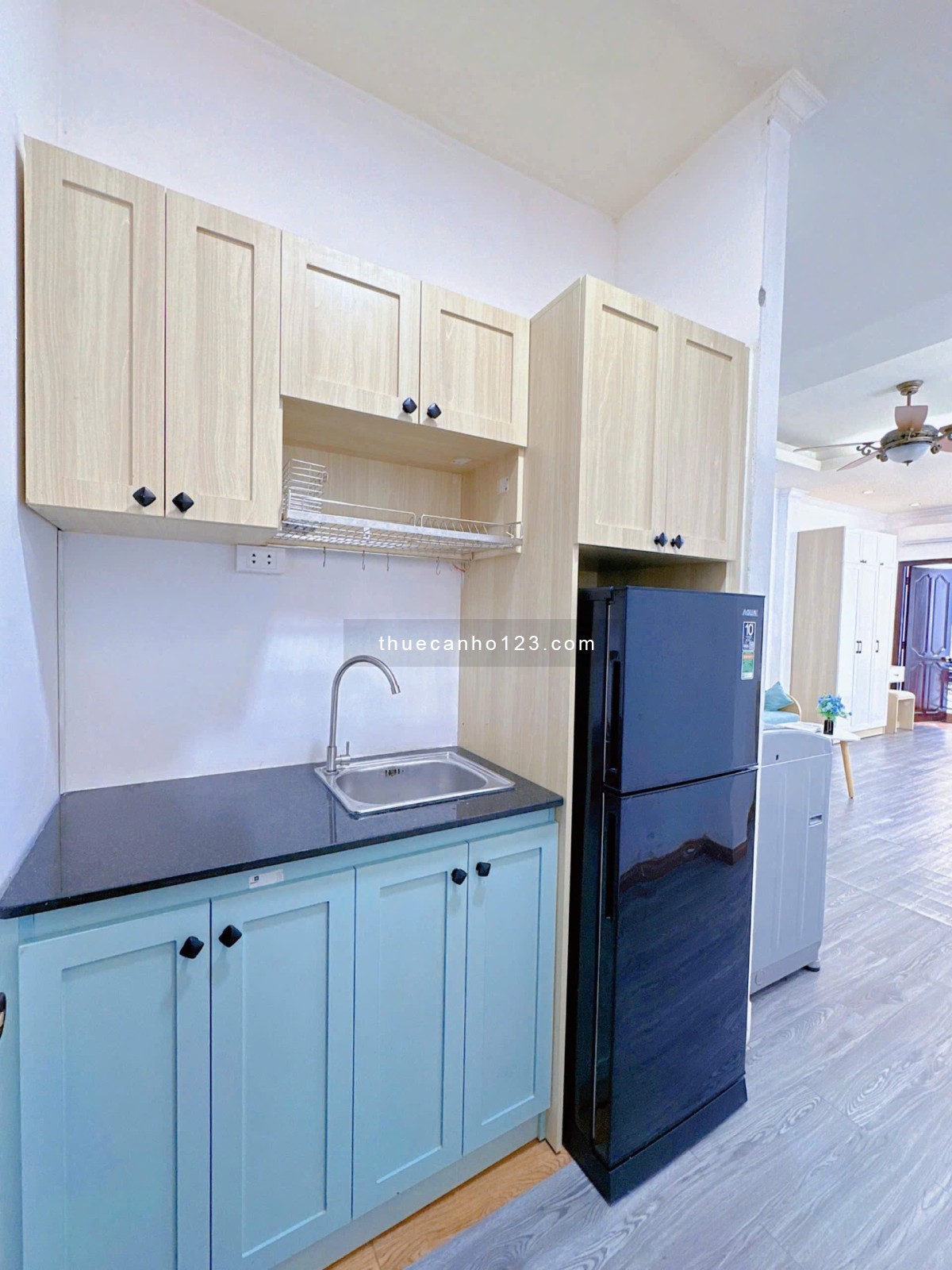 Cho thuê căn hộ đầy đủ nội thất - Ngay trung tâm, Quận 1