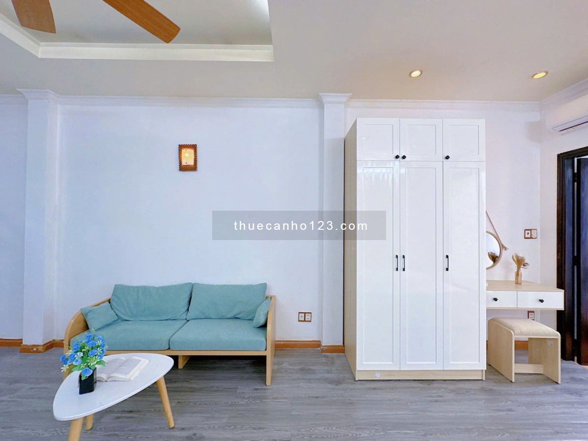 Cho thuê căn hộ đầy đủ nội thất - Ngay trung tâm, Quận 1