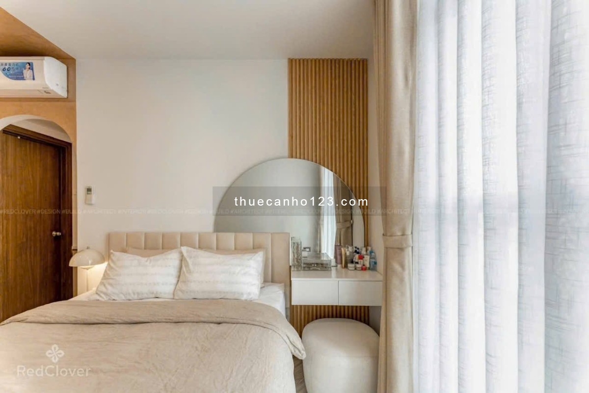 Thuê chung cư Saigon Royal full nội thất cao cấp view sông ban công lớn tại Bến Vân Đồn Q4 sát Q1