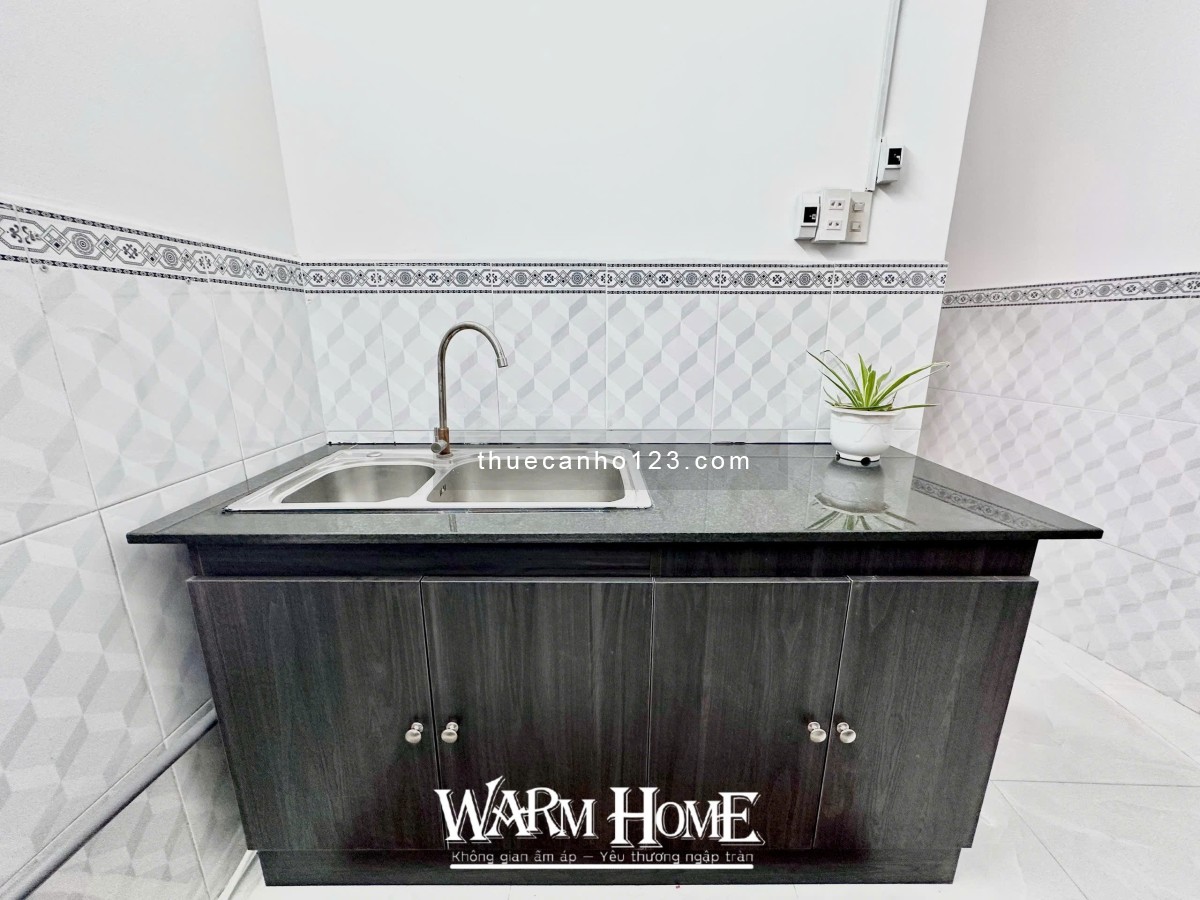 Cho thuê căn hộ 1 phòng ngủ gần sân bay Tân Sơn Nhất, Tân Bình – Ban công thoáng mát