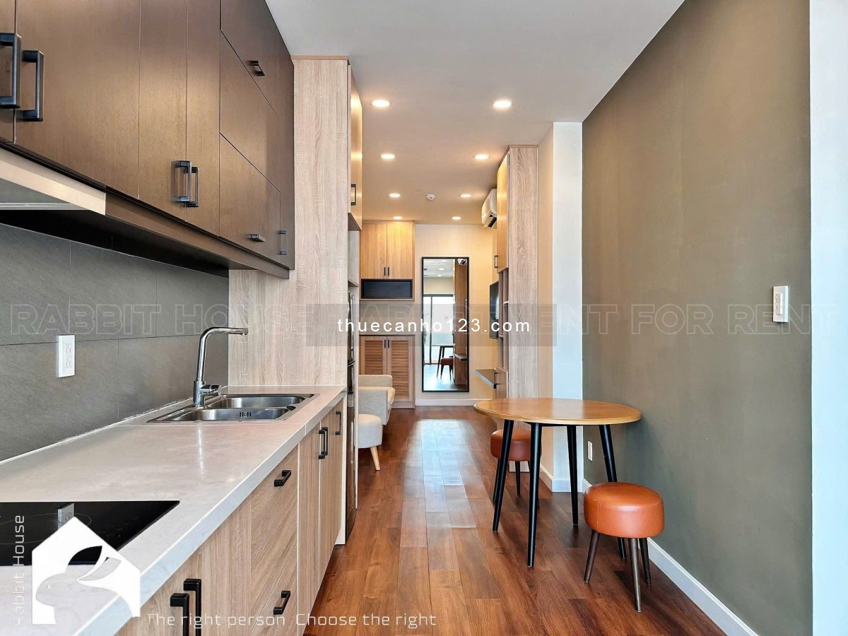 Cho thuê căn hộ 1 phòng ngủ, 40m2 gần sân bay Tân Sơn Nhất, Tân Bình – Ban công thoáng mát