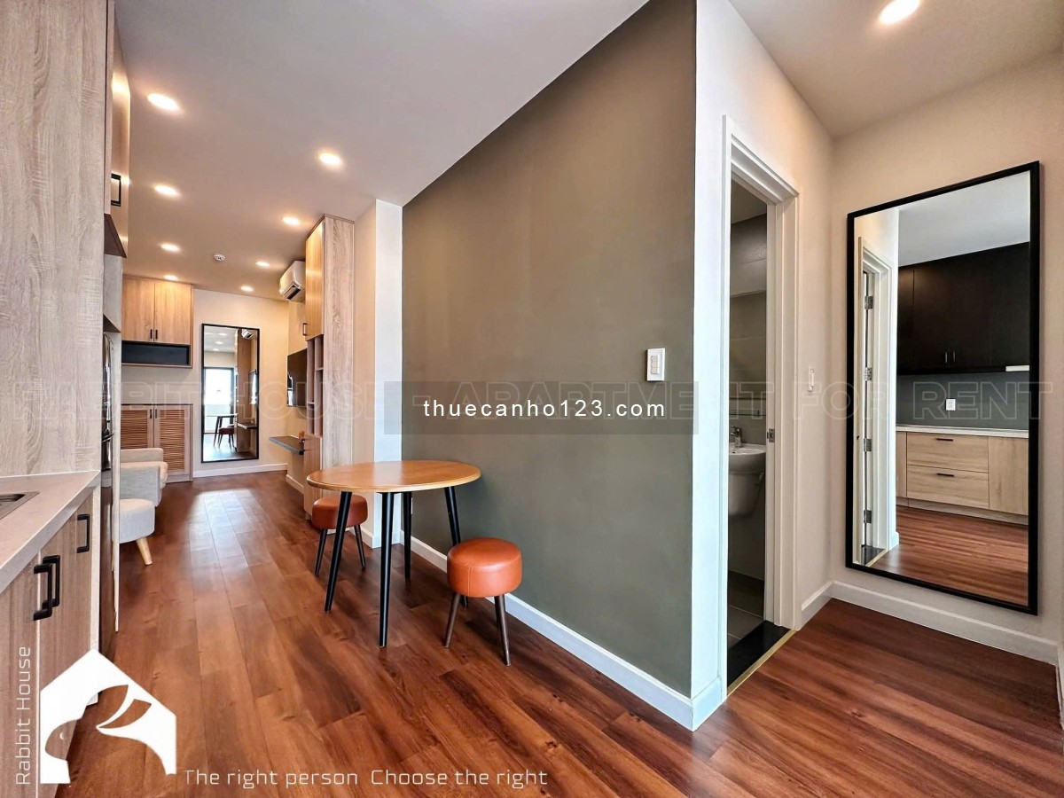 Cho thuê căn hộ 1 phòng ngủ, 40m2 gần sân bay Tân Sơn Nhất, Tân Bình – Ban công thoáng mát