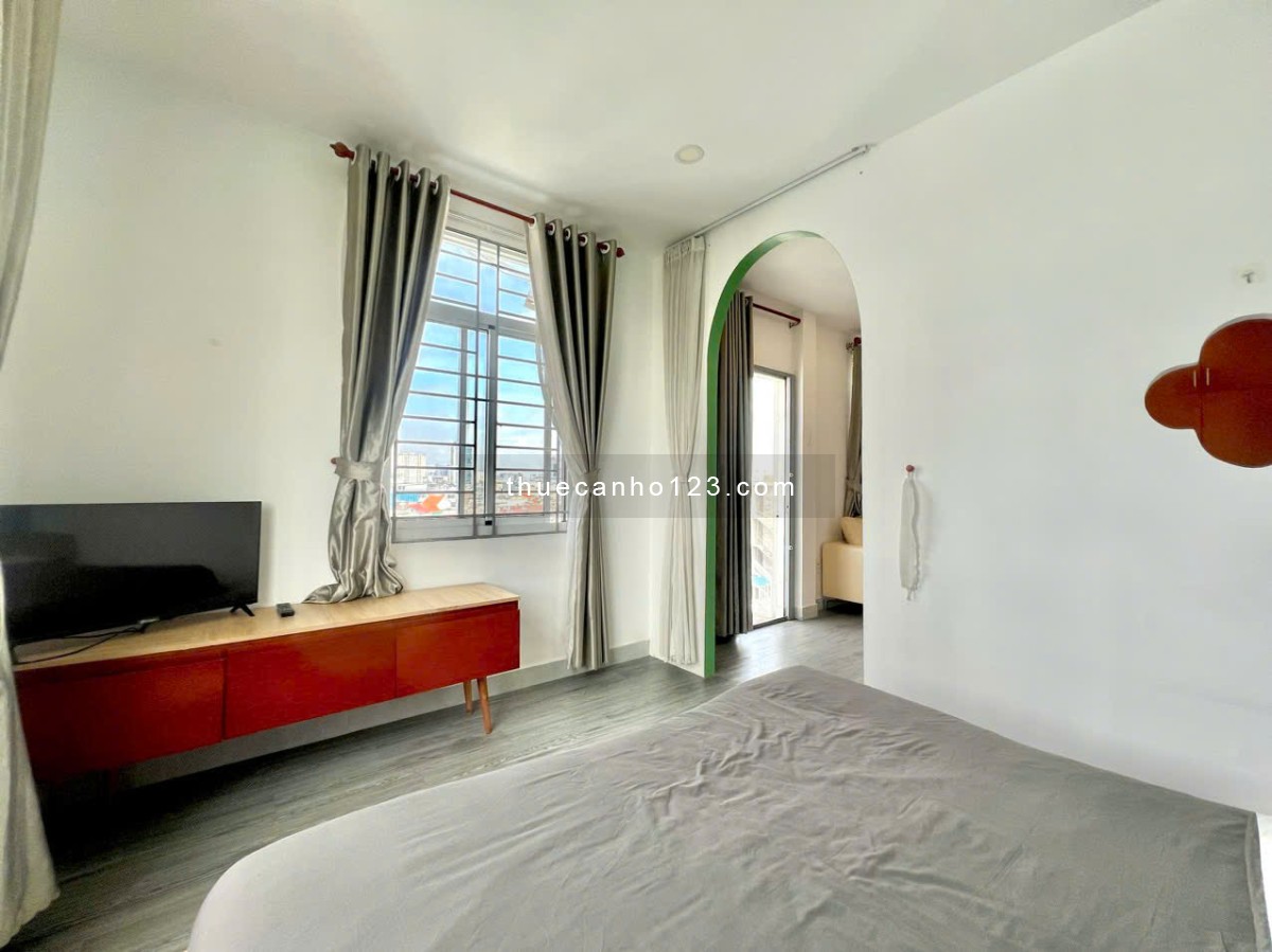 Căn Hộ 1 Phòng Ngủ 65m2 Ban Công View Landmark81, Thang Máy, Bảo Vệ, Gần Ga Metro Tân Cảng