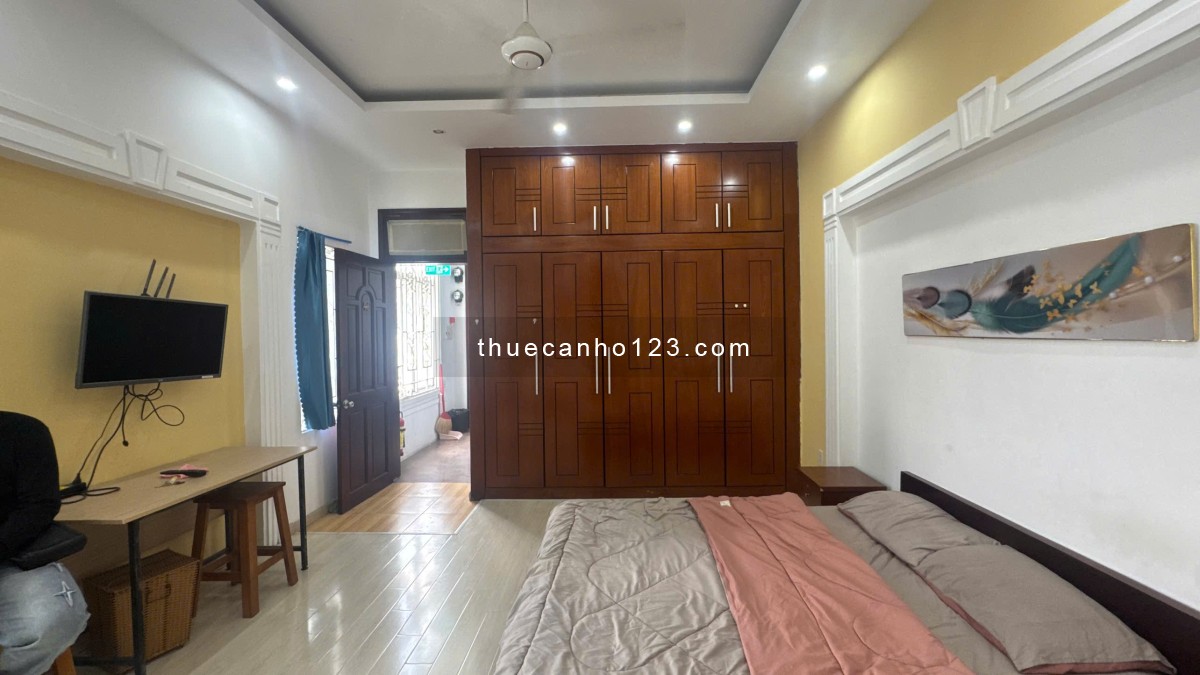 Cho thuê căn hộ đầy đủ nội thất ngay trung tâm TP, Lê Bá Chân, Quận 1