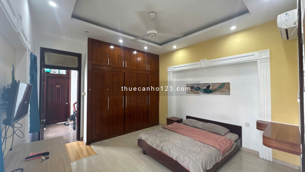 Cho thuê căn hộ đầy đủ nội thất ngay trung tâm TP, Lê Bá Chân, Quận 1