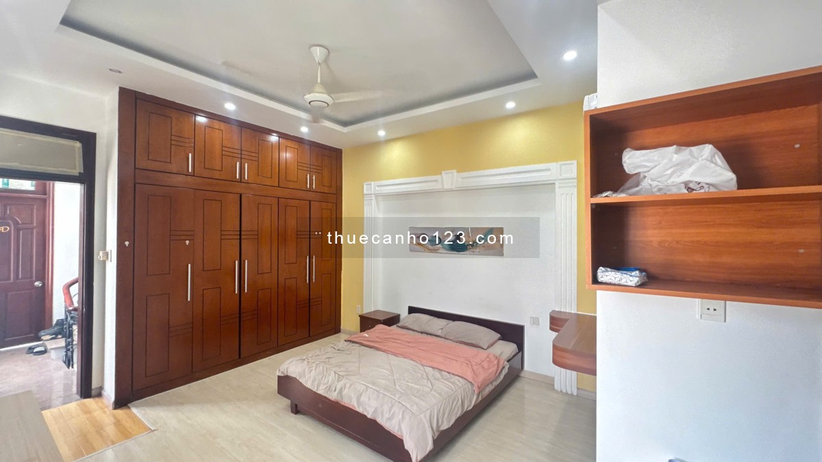 Cho thuê căn hộ đầy đủ nội thất ngay trung tâm TP, Lê Bá Chân, Quận 1