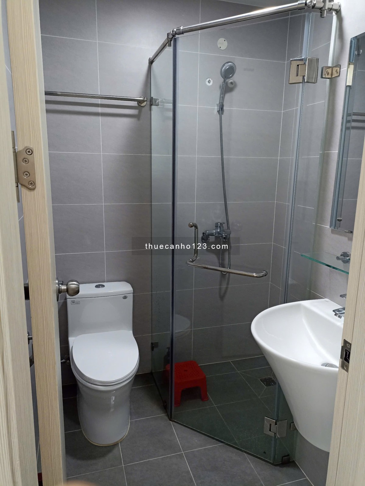 Chính chủ cho thuê căn hộ Bcons Polygon 2PN - 2WC giá 8 triệu/tháng