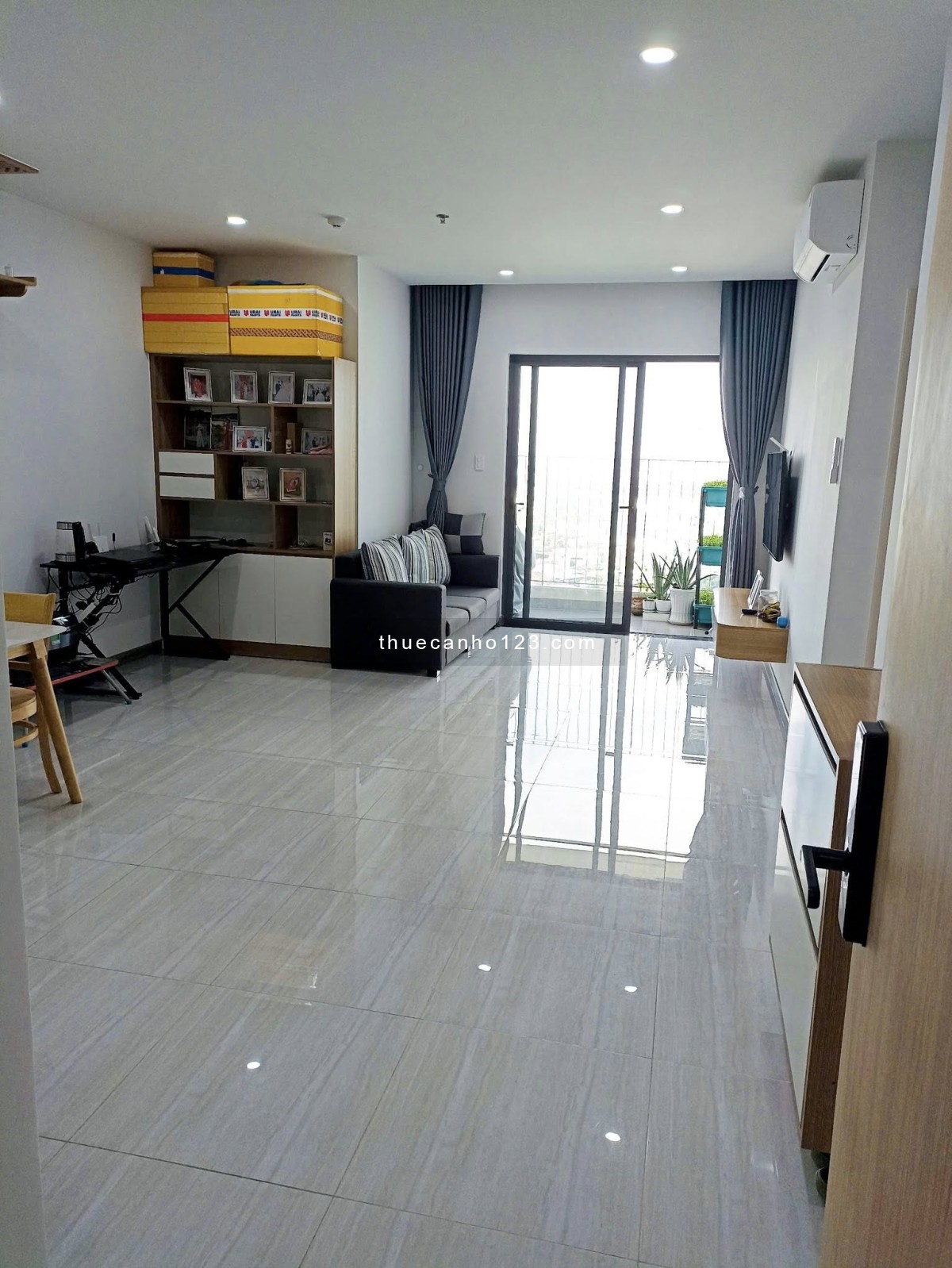 Chính chủ cho thuê căn hộ Bcons Polygon 2PN - 2WC giá 8 triệu/tháng