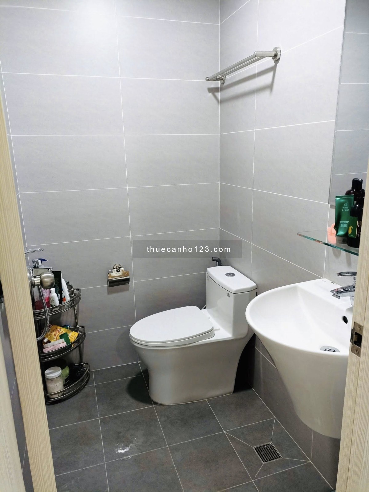 Chính chủ cho thuê căn hộ Bcons Polygon 2PN - 2WC giá 8 triệu/tháng