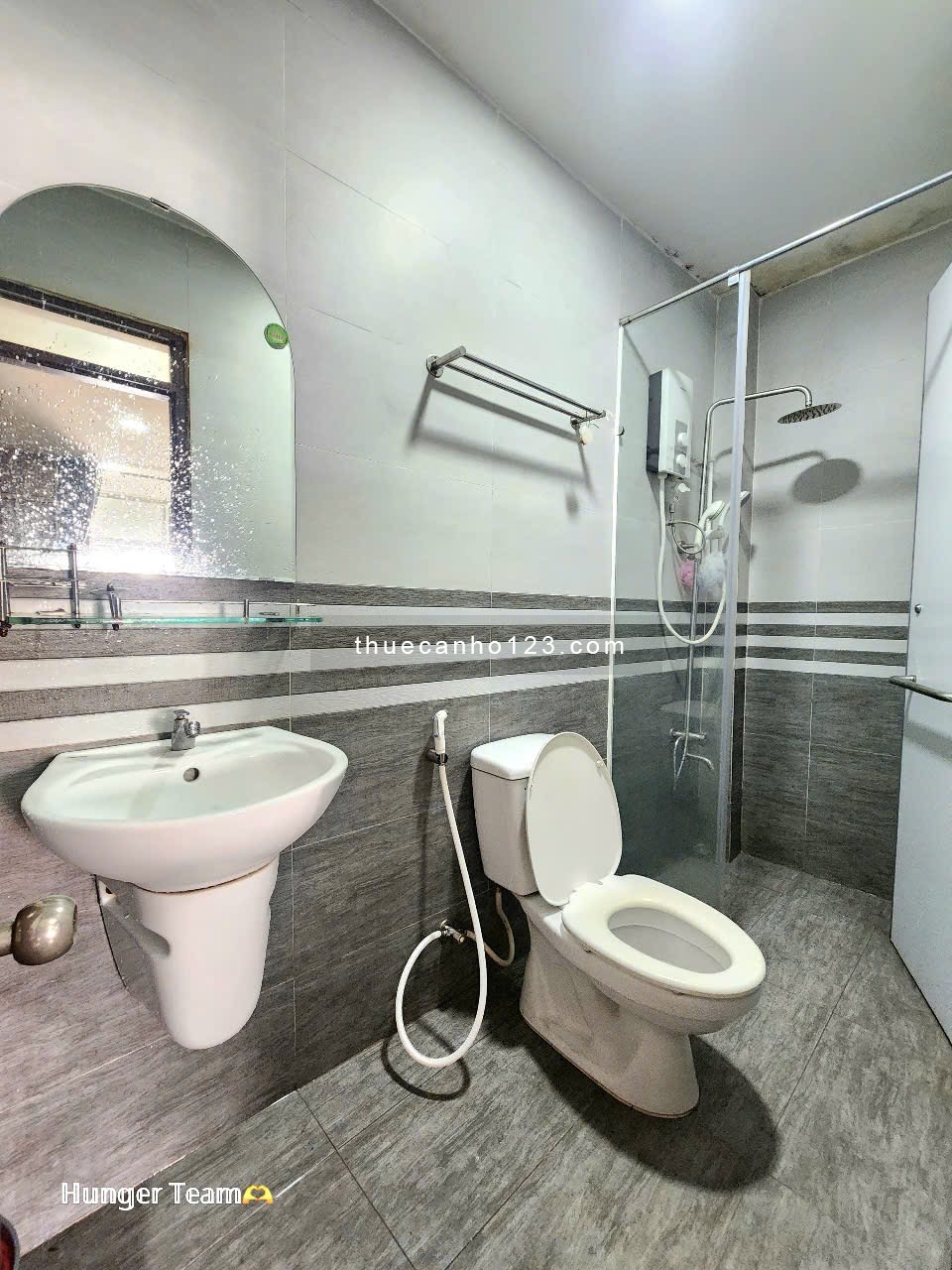 Cho thuê studio 35m², ban công, máy giặt riêng, tone gỗ – Phan Văn Trị, Bình Thạnh – Gần Văn Lang