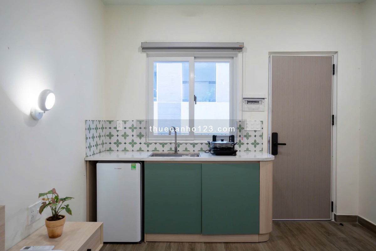 Phòng đẹp Quận 1 – Đầy đủ nội thất, thoáng mát, có ban công