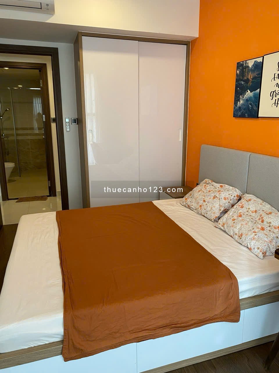 Cho thuê căn hộ Saigon Royal 2PN + 2WC – 80m²