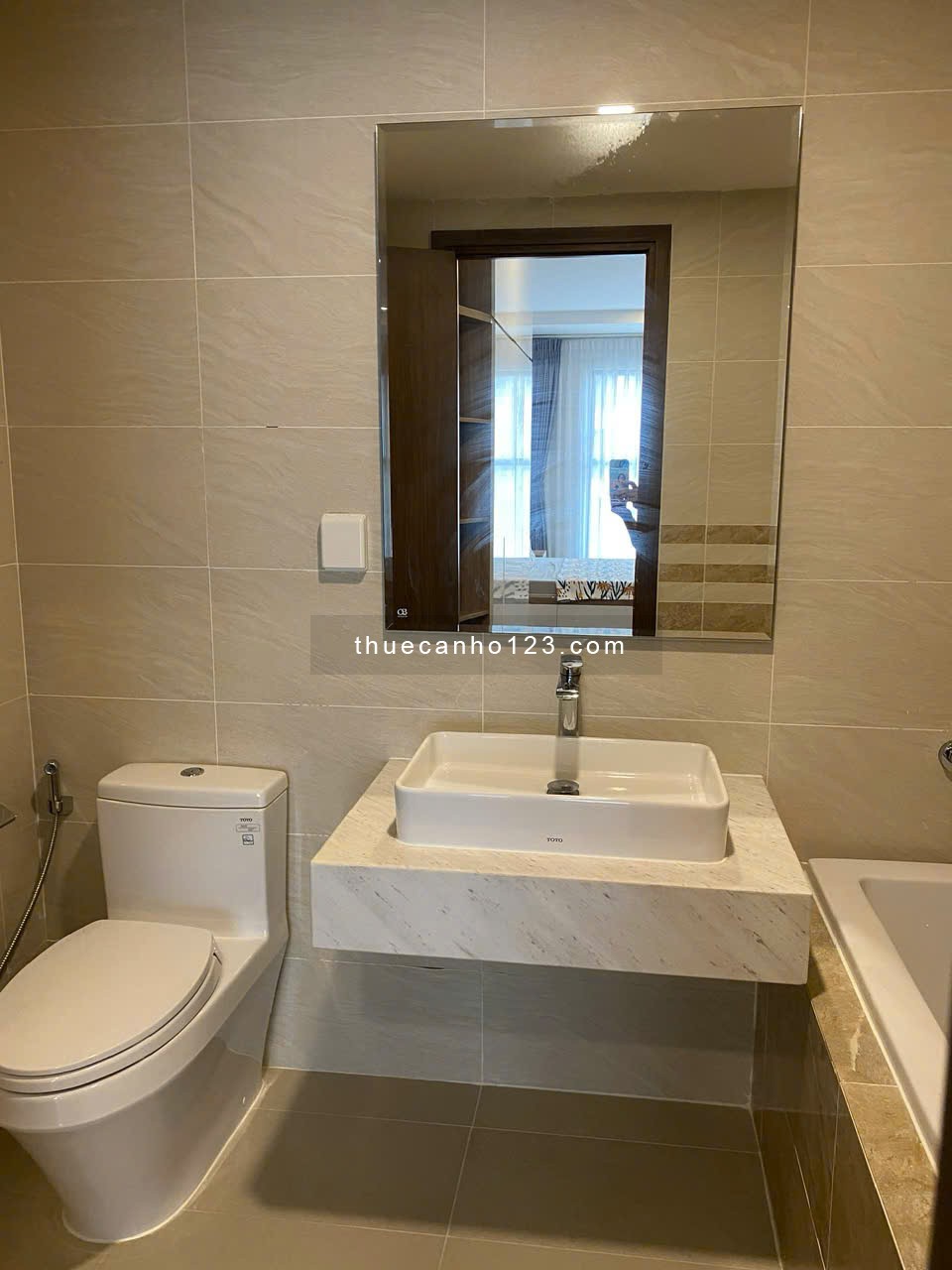 Cho thuê căn hộ Saigon Royal 2PN + 2WC – 80m²