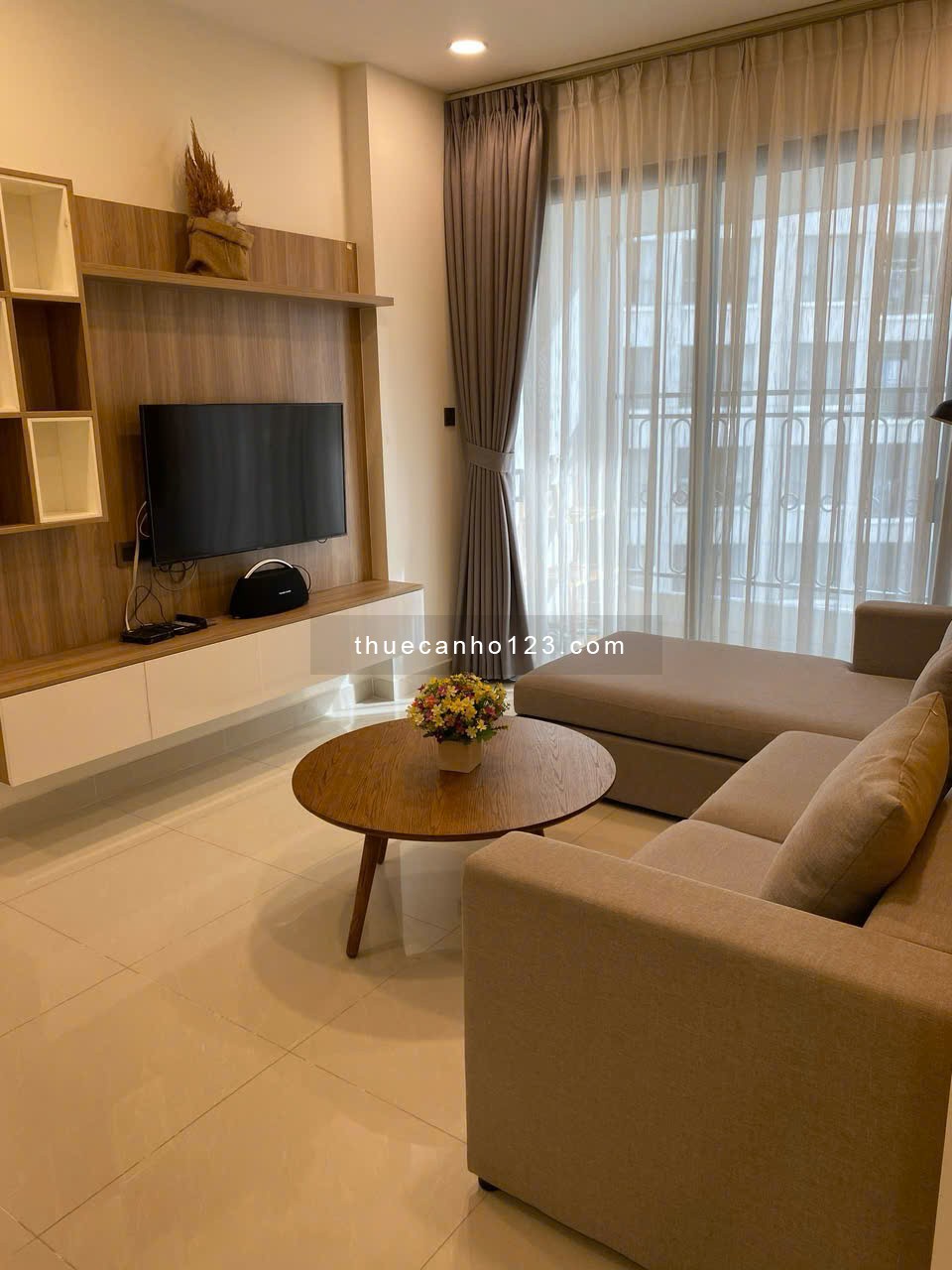 Cho thuê căn hộ Saigon Royal 2PN + 2WC – 80m²